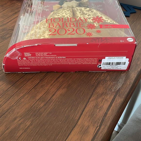 2020 Holiday Barbie - Picture 12 of 12